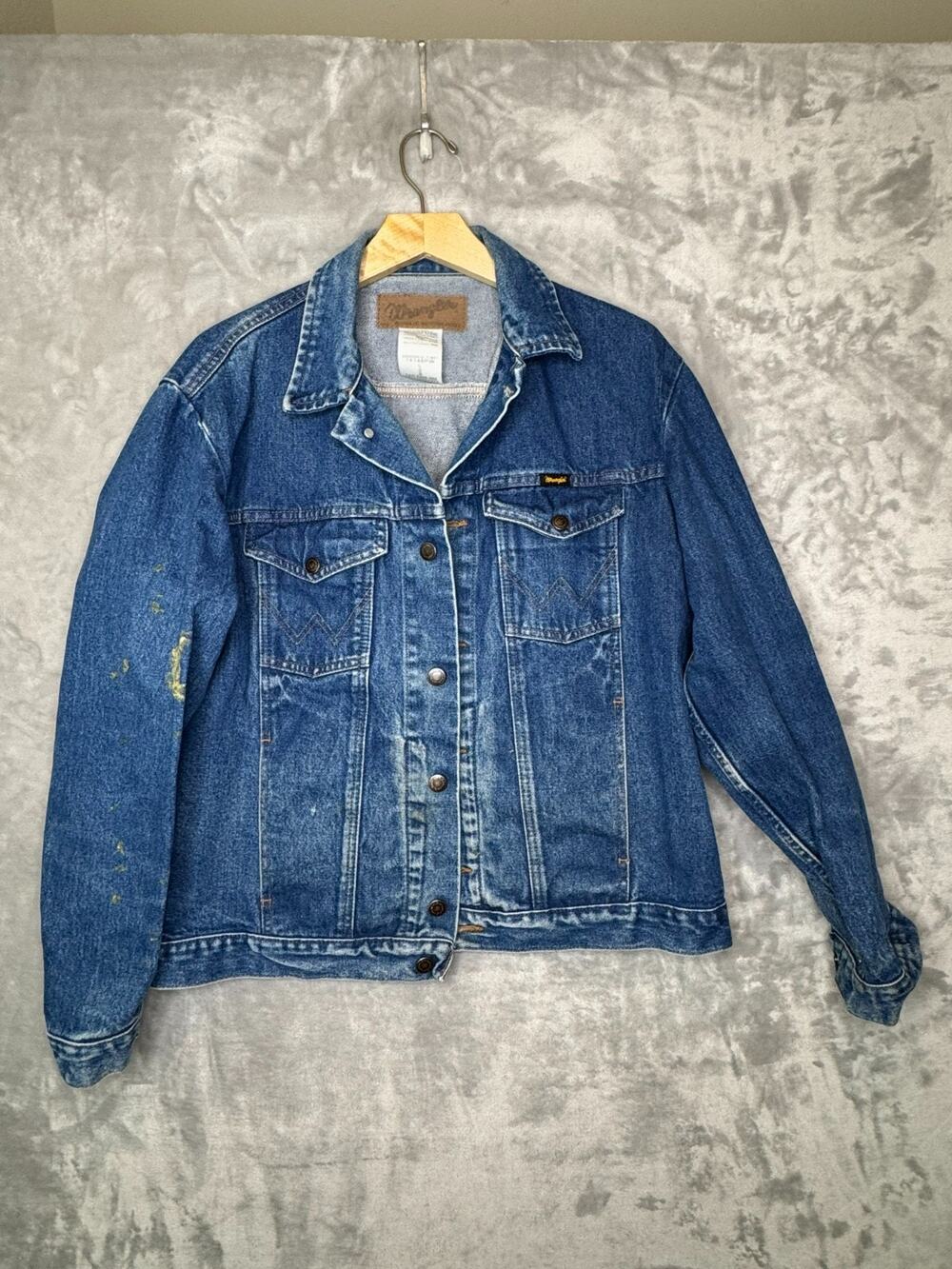 Vintage Wrangler Denim Jacket Large Trucker Grandpa Chore Barn Coat Pockets